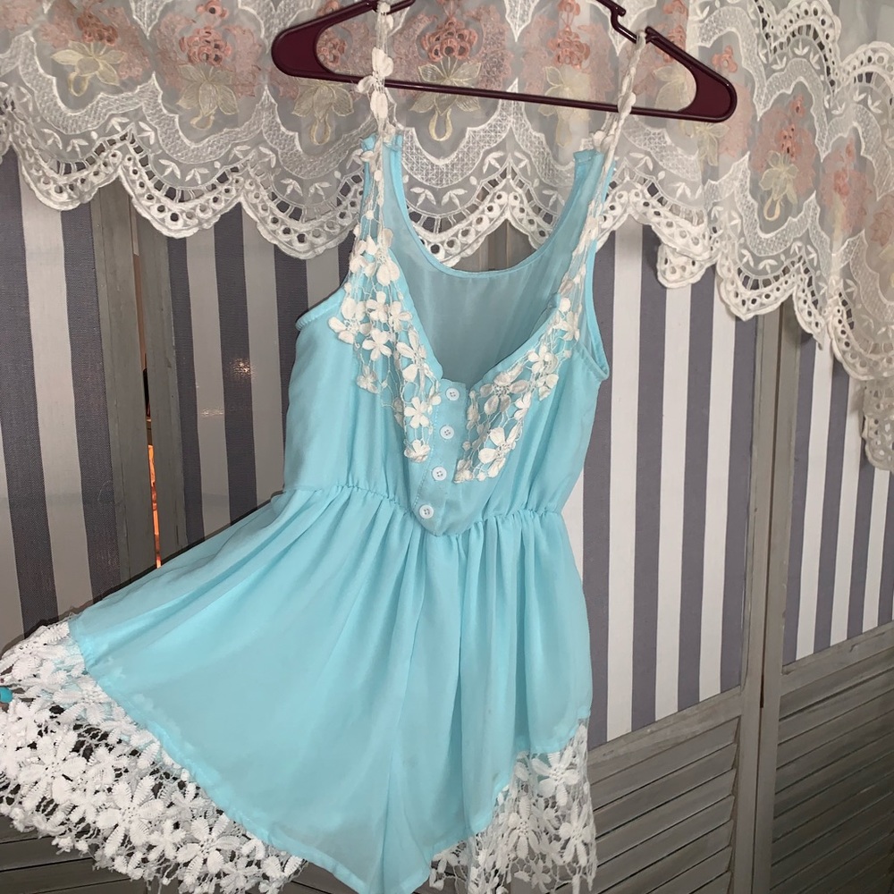 🛑SOLD🛑.    Gorgeous blue romper